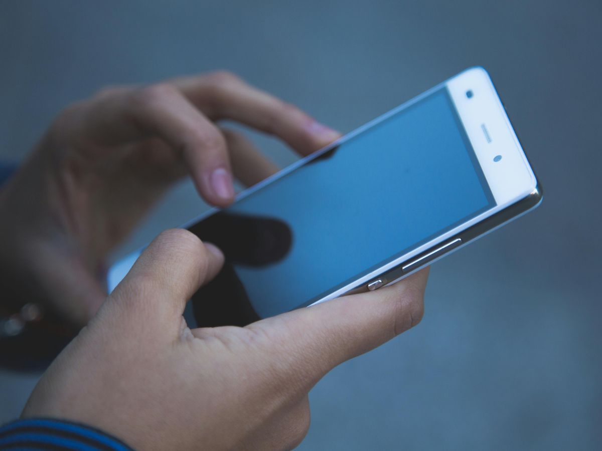 איך לחסוך זמן וכסף עם סמארטפון מוגן